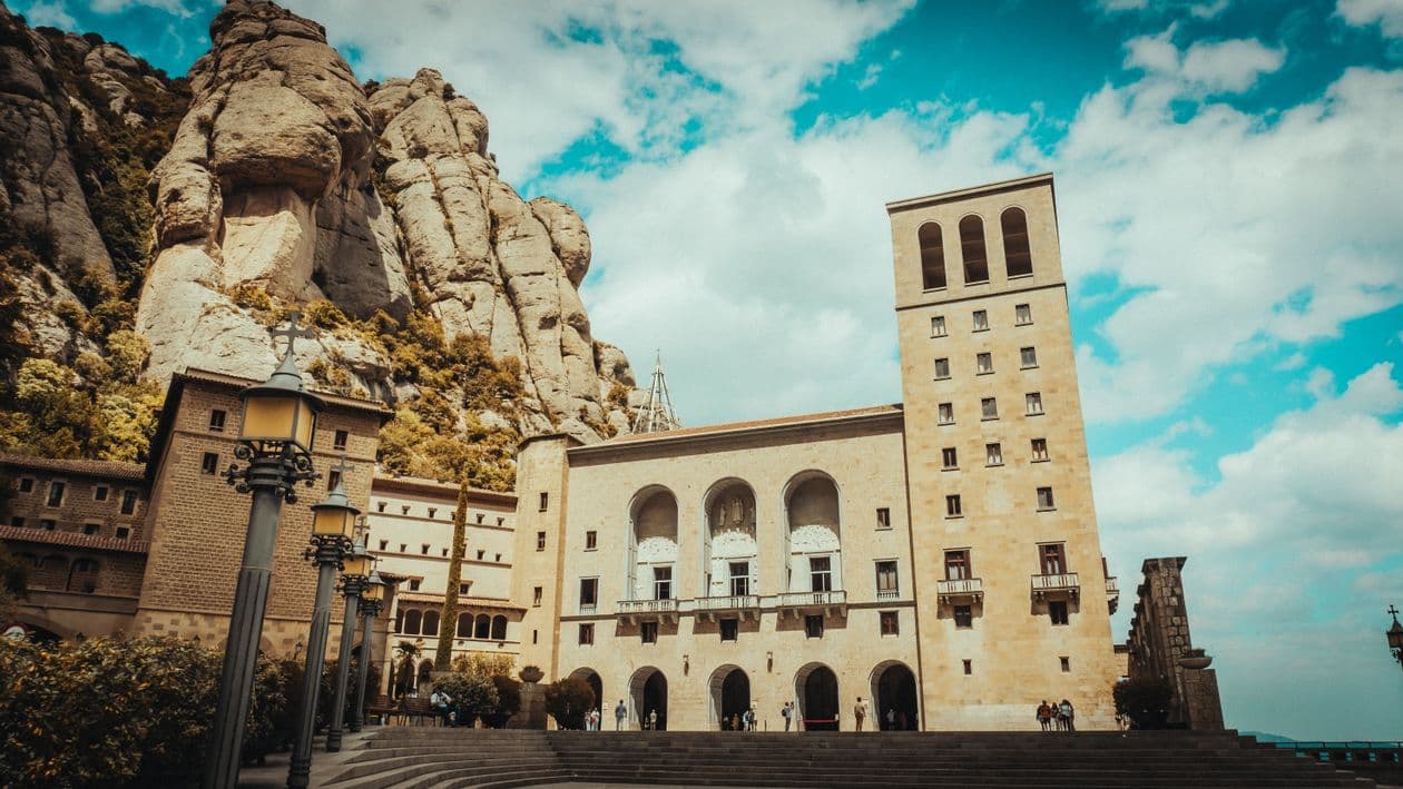Day Trips from Barcelona (2026): Montserrat, Girona, Tarragona & More