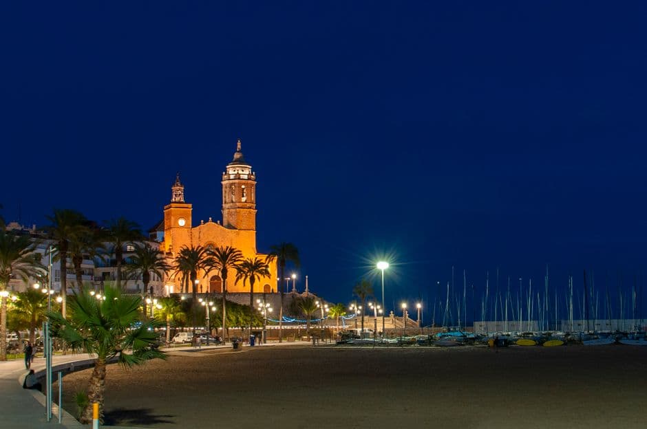 Barcelona Beaches: Barceloneta and Beyond, and How to Get There from the Airport (2026)